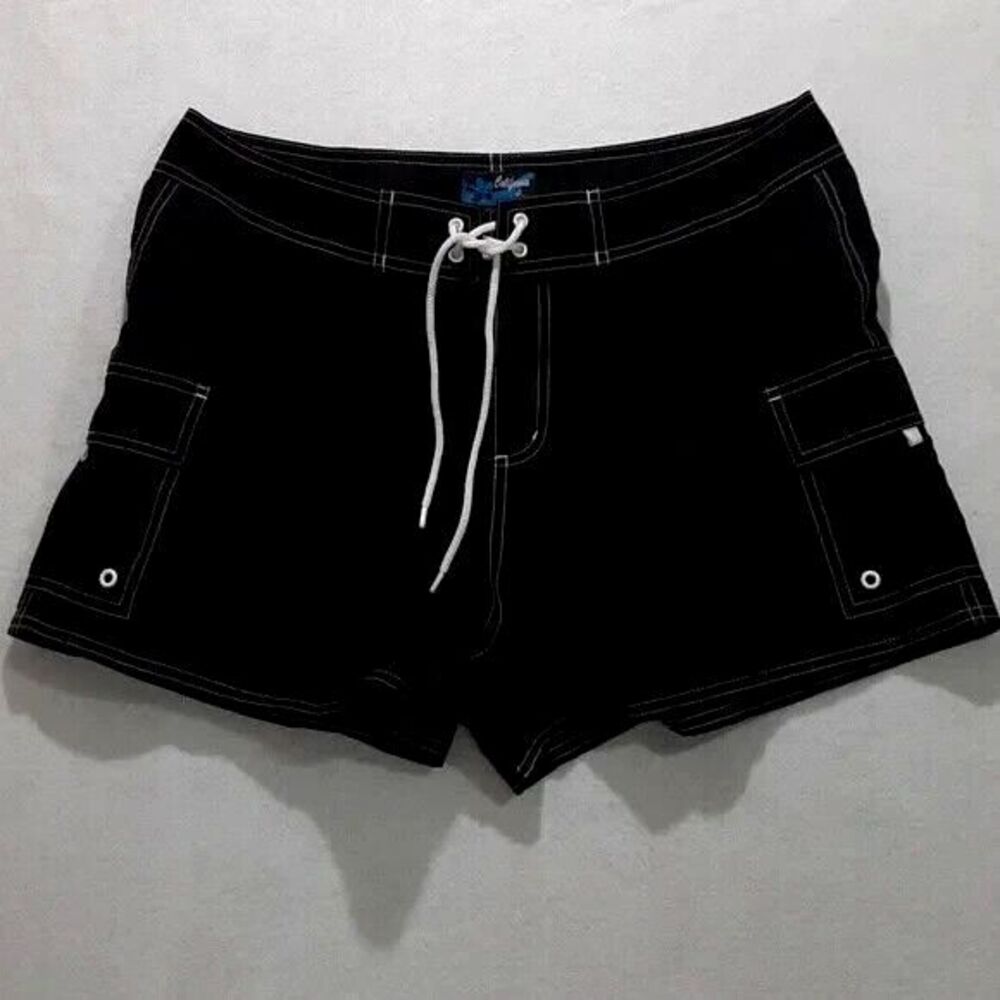 California Cover shorts size 15/16 black white